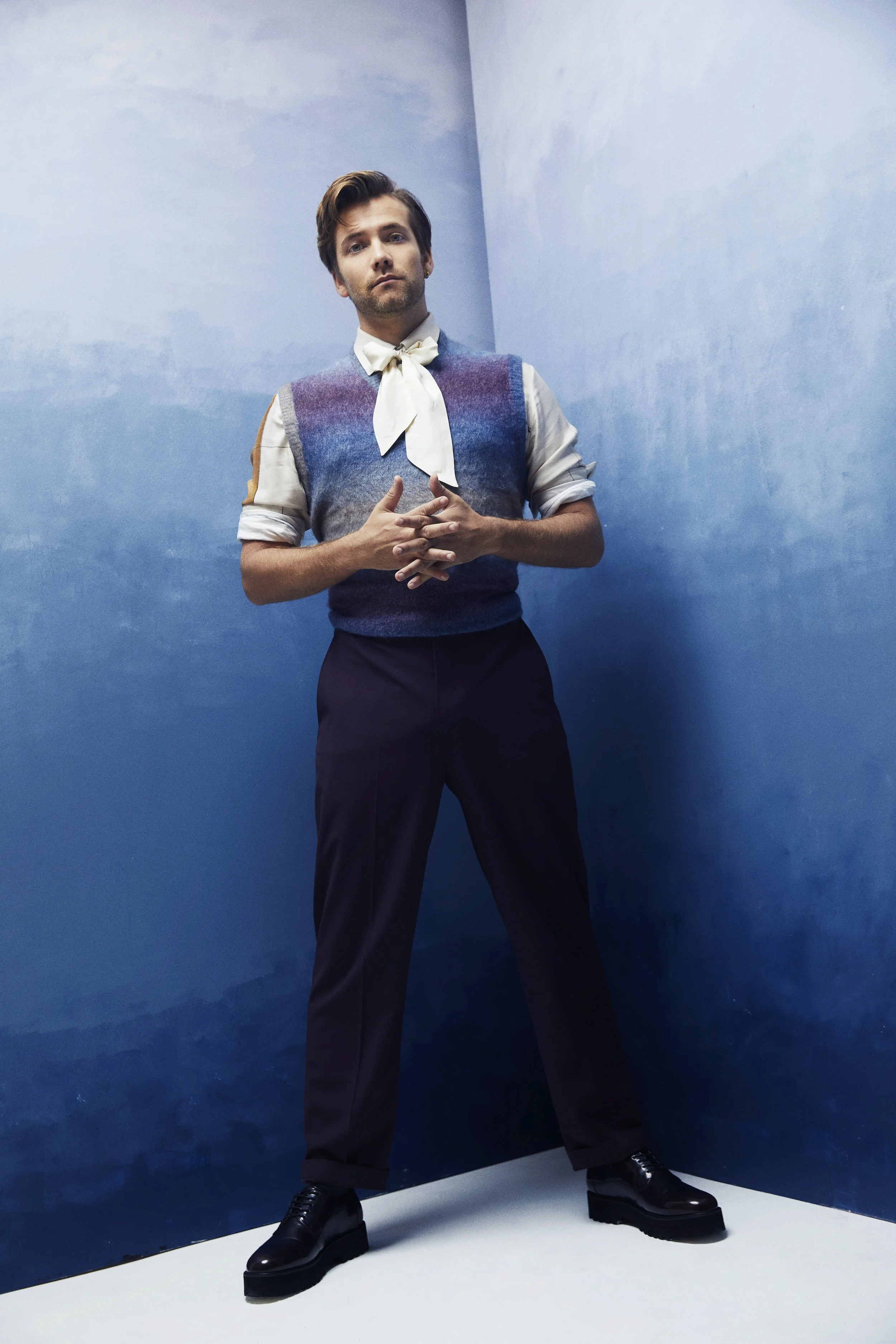 221101-OLIVER-DENCH-S04-090 copy low res.jpg