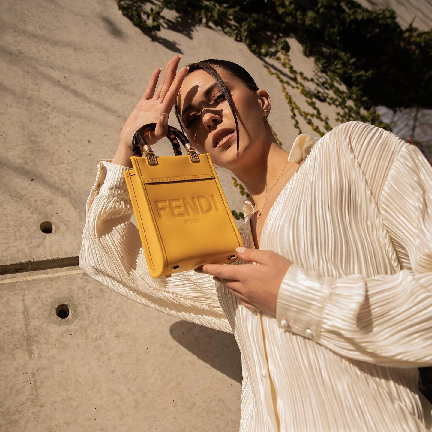 || On Sunday we Fendi || 
Luxury bag hire @hunterandstyled 
Muse @tahlialangdown 
Mua @melissa_annmua 
Hair @mooihaircbr  @hairbymollyaus @aaronnallo
Nails @dahkartistry ||
#editorial #fashioneditorial #fendi #fendibag #lucury #hunterandthestyled #wo