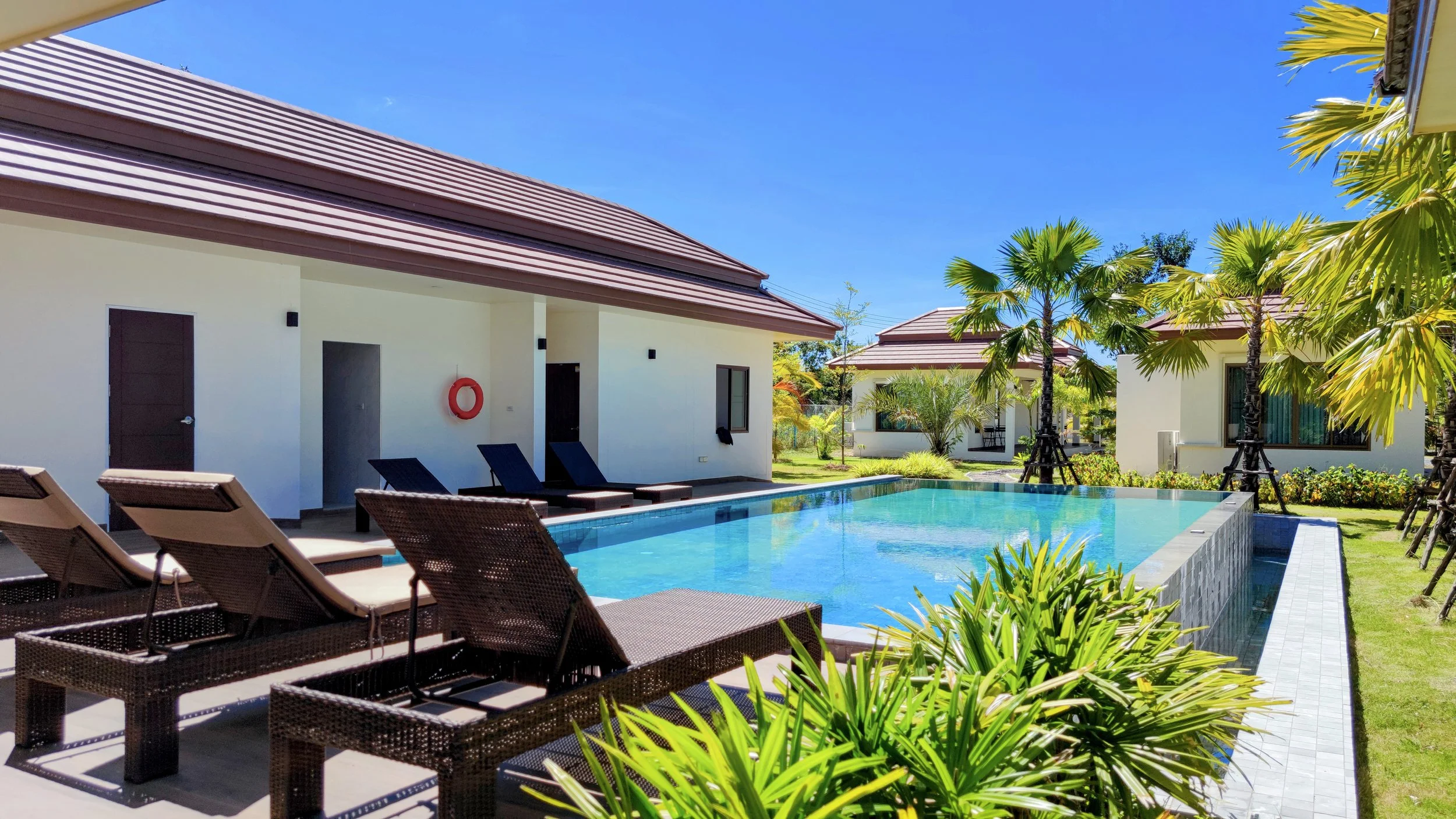 Salt water infinity pool in Udon Thani Isan Thailand boutique bungalow hotel