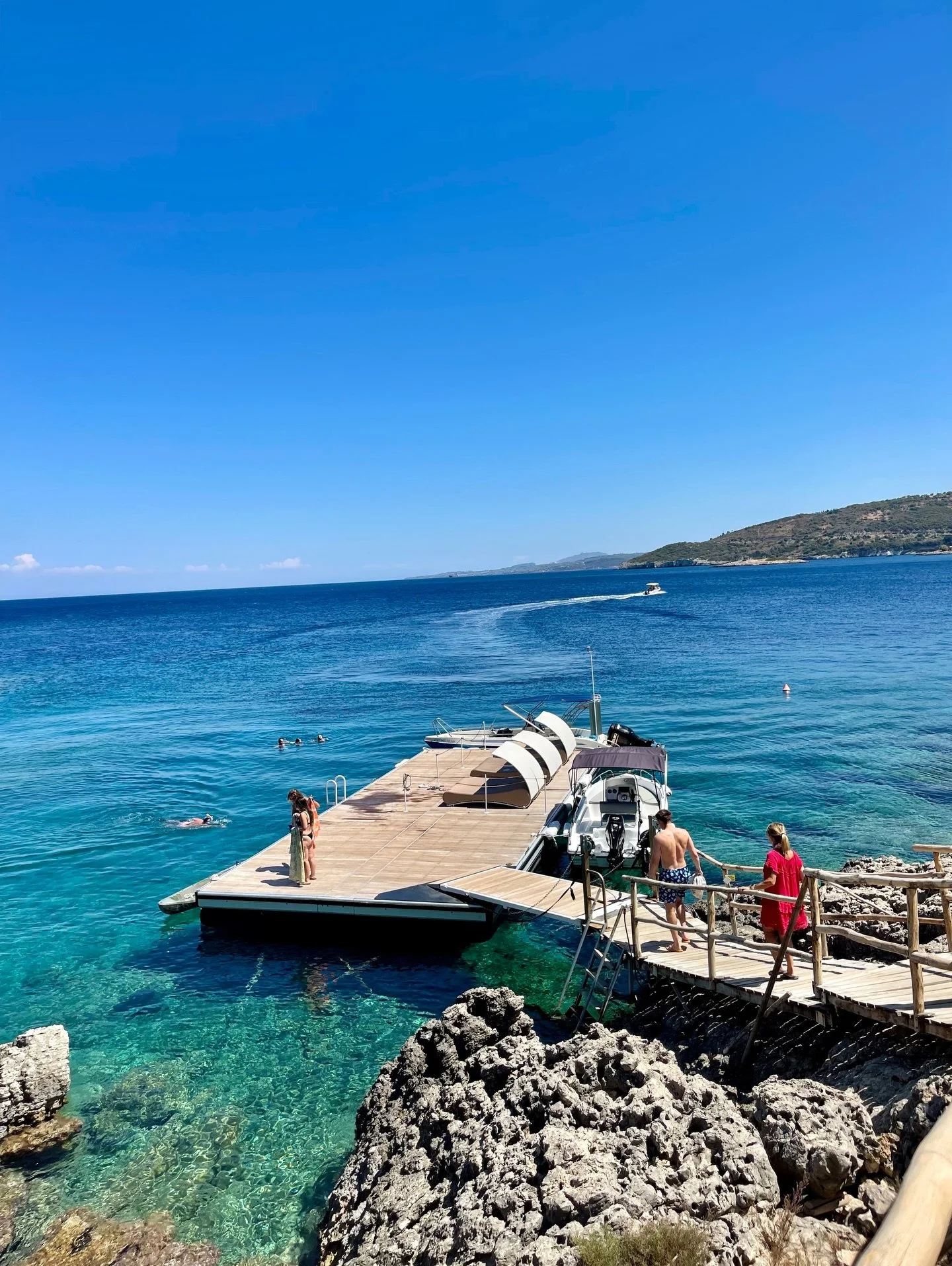 All I want for Christmas is to be here!!
⠀⠀⠀⠀⠀⠀⠀⠀⠀
Salty hair, sipping cocktails 🌊☀️🍹
⠀⠀⠀⠀⠀⠀⠀⠀⠀
#greekchristmas #wishlist✔️ #VillaLagaria #LuxuryVilla #VillaLife