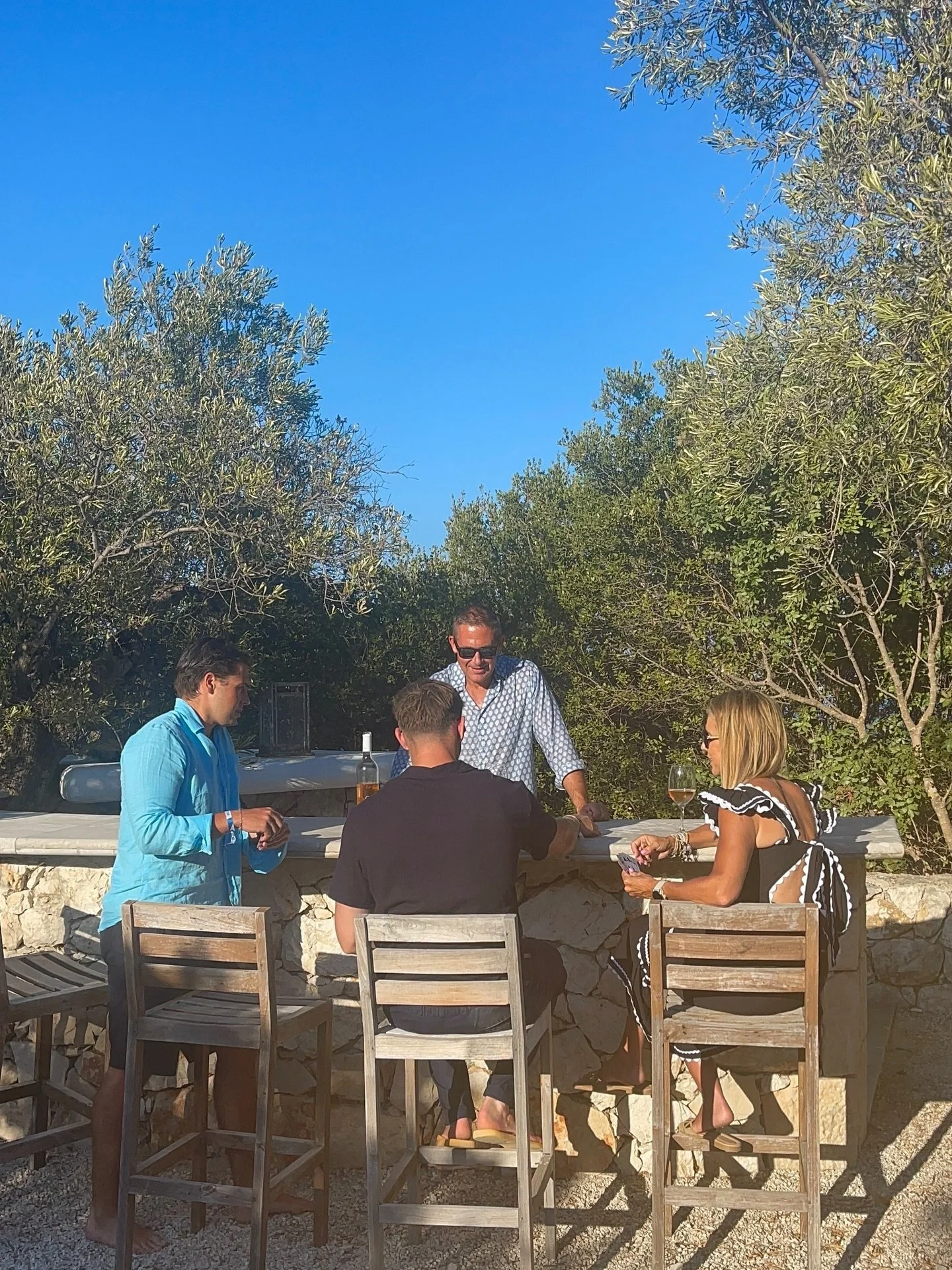 When we have the Wednesday blues we imagine we are right here! Playing cards, drinking ros&eacute; and soaking up golden hour ✨☀️🍷
⠀⠀⠀⠀⠀⠀⠀⠀⠀
#VillaLagaria #CourtyardLiving #SlowLuxury #MorningToEvening #MediterraneanMoments