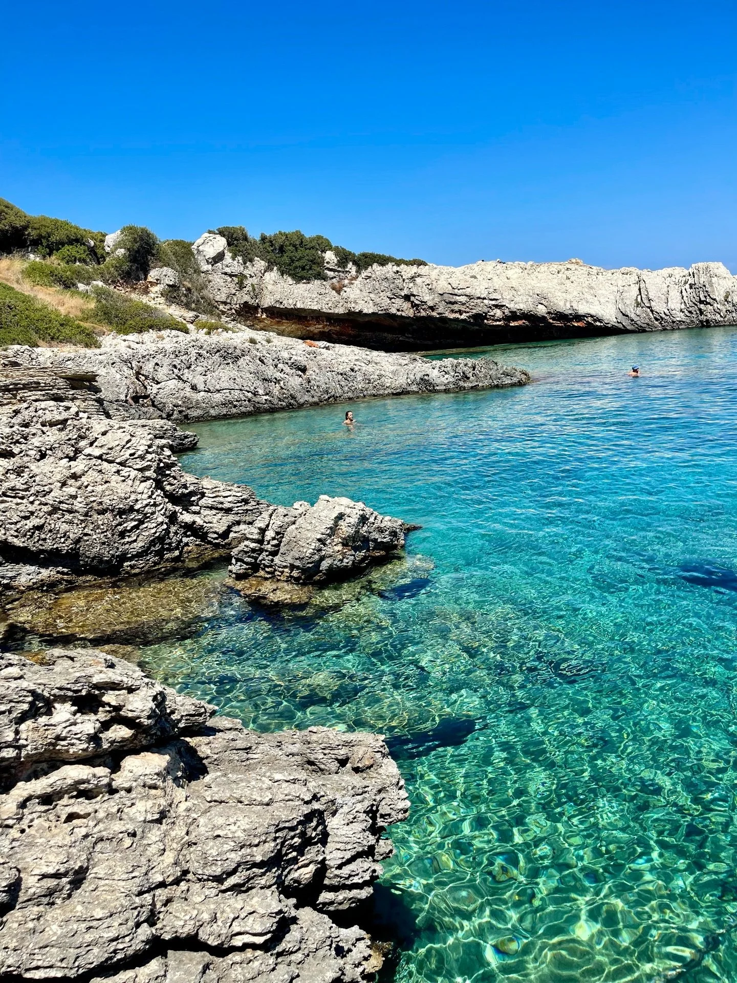 No better view to enjoy a cocktail or two&hellip; Zakynthos, you have our heart. 🌊🍸✨
⠀⠀⠀⠀⠀⠀⠀⠀⠀
#Zakynthos #IslandLife #SeaViewVibes #CocktailsWithAView #MediterraneanMoments