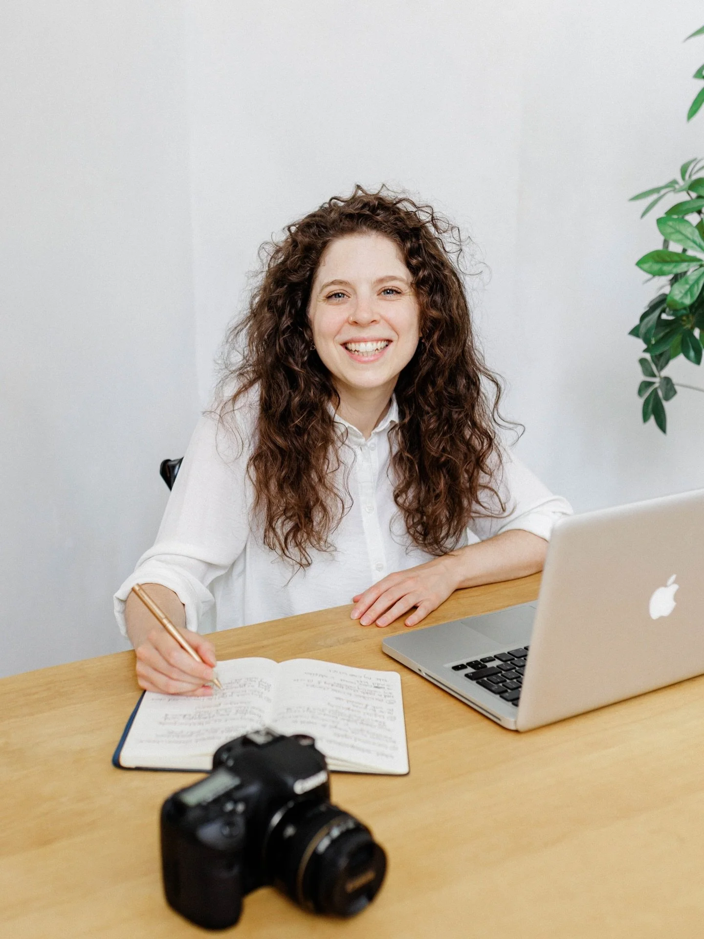 First week back after the holidays, and honestly, I&rsquo;m easing into it.⁠
⁠
I always notice how much pressure January puts on us to have a full plan, big goals, and instant momentum&hellip; when most of us are just getting back into a rhythm.⁠
⁠
I