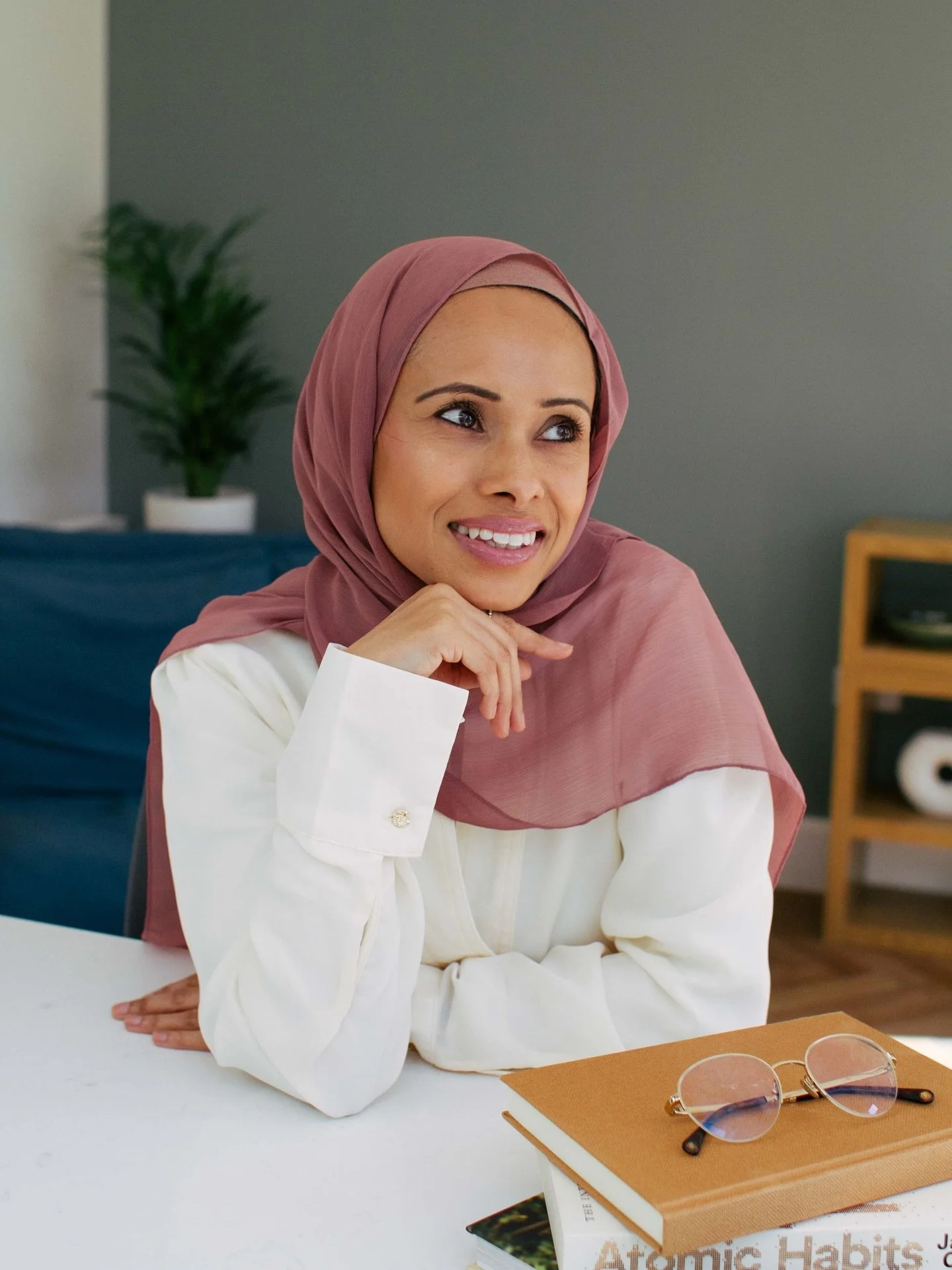 I&rsquo;m so excited to share Fahmida&rsquo;s new brand images! 💫⁠
⁠
Fahmida Rahman Jamir is a Hormone Health Coach and the founder of &lsquo;HealthifyReset&rsquo;.⁠
⁠
She offers holistic, evidence-based health coaching through 1:1 consultations, co