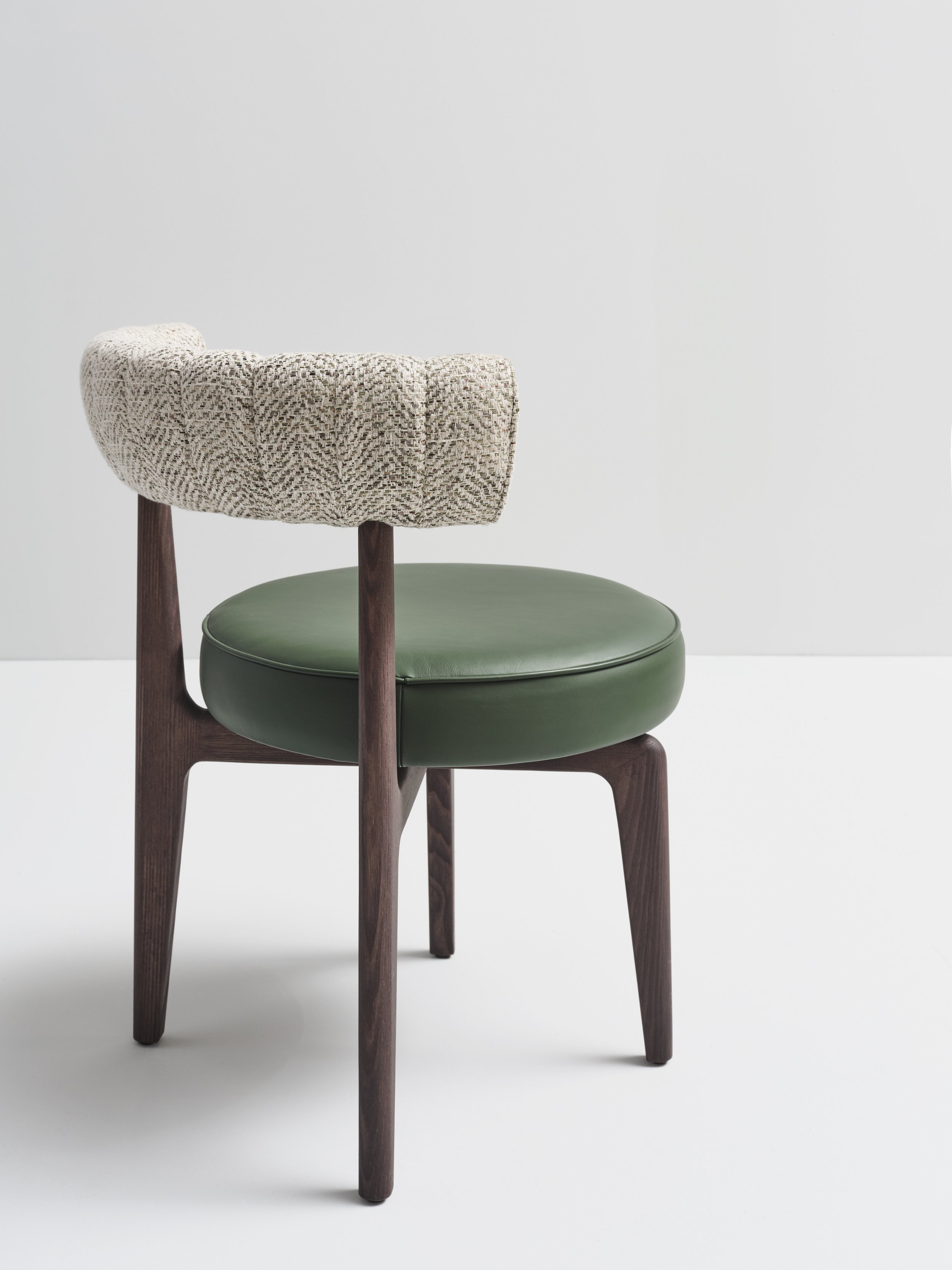 Moka chair mod 150-11_1F back.jpg