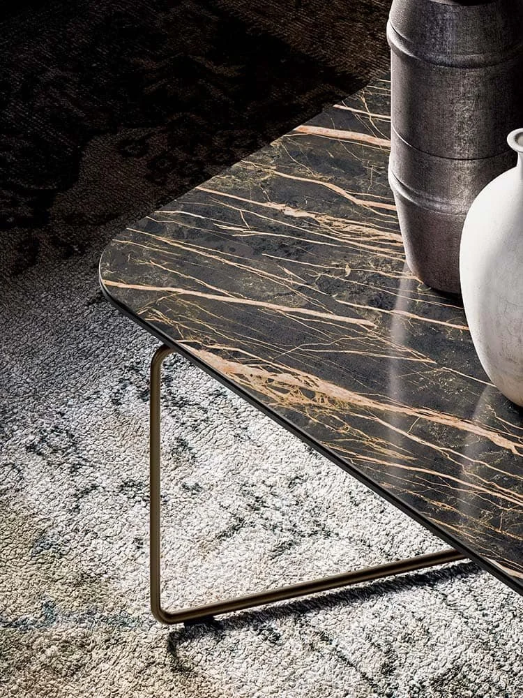 Tavolini-Living-MONTREAL-per-Residenziale-Aree-comuni-Area-dattesa-Hospitality-Hotel-Bar-e-ristorante-Negozi-Aereoporti-e-stazioni-5 (1).jpg