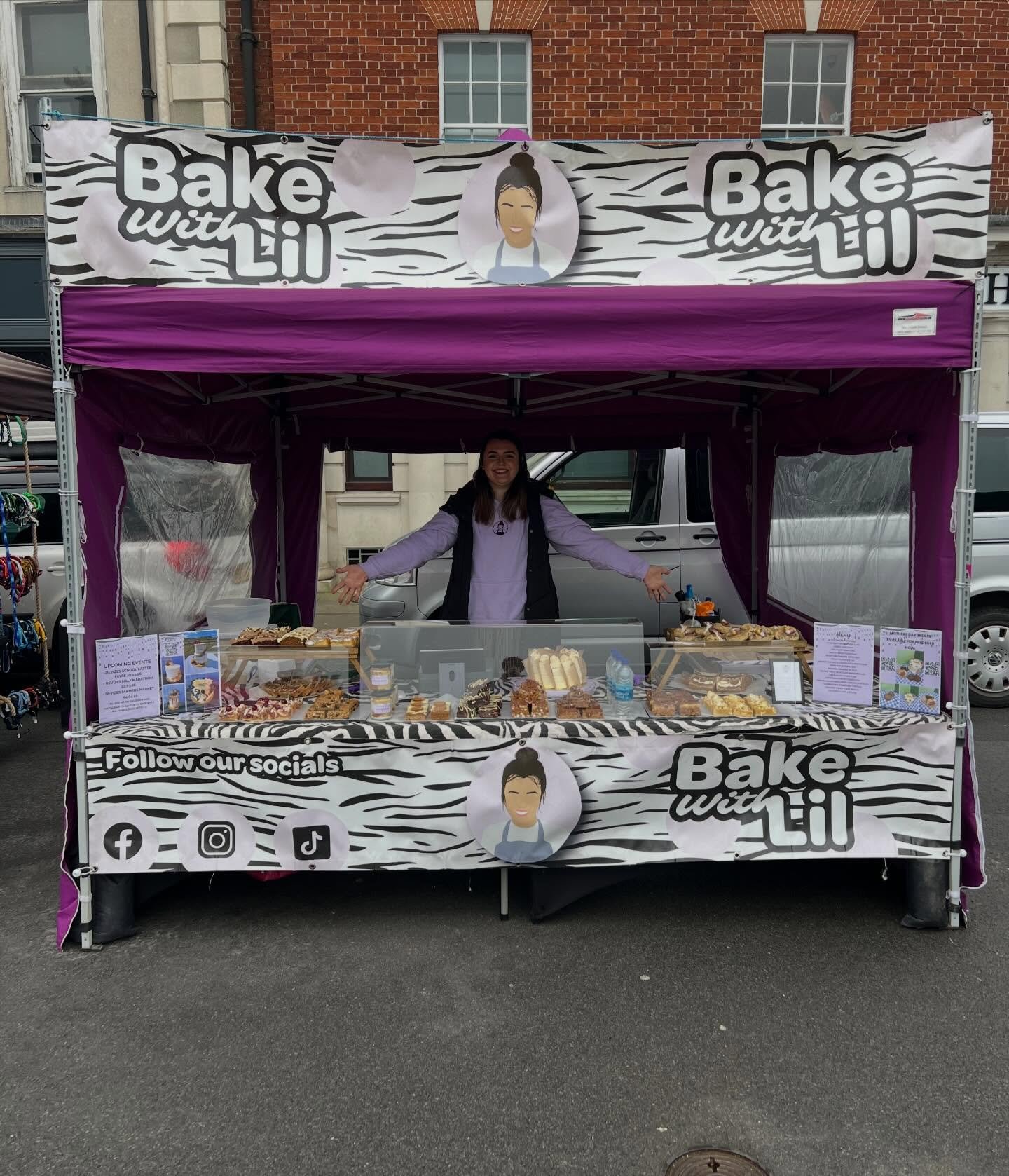 We&rsquo;re all set up and ready to go in Devizes Market Place!! Loads of treats, full menu on my stories 💜 

#farmersmarket #wiltshirecakes #bakewithlil #devizes
