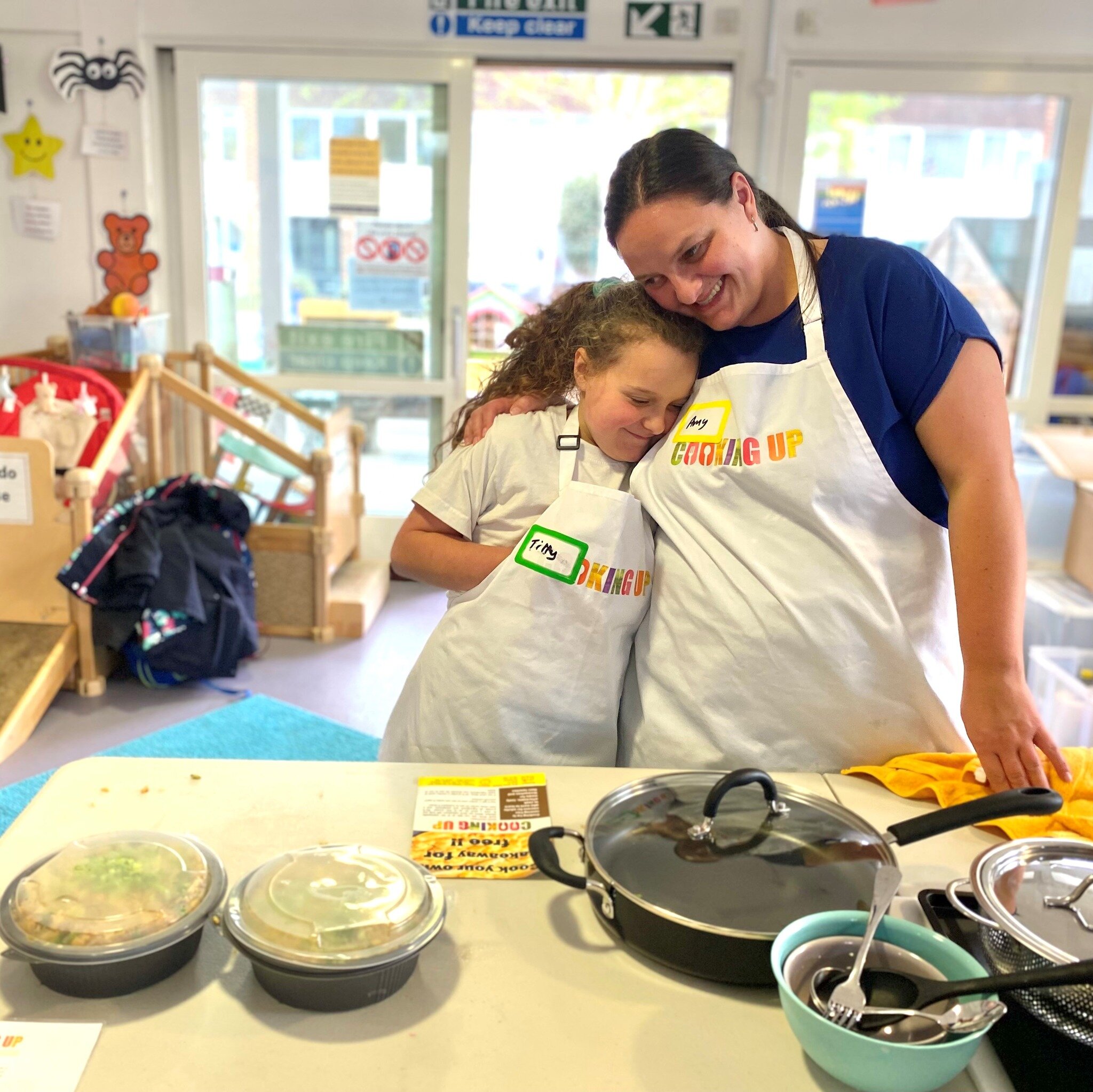 Earlier this week at Ham Children's Centre, we worked with three families to help them prepare a delicious veggie fried rice meal to take home.

It was such a lovely afternoon and we hope everyone enjoyed themselves.

Leo (future food critic in train