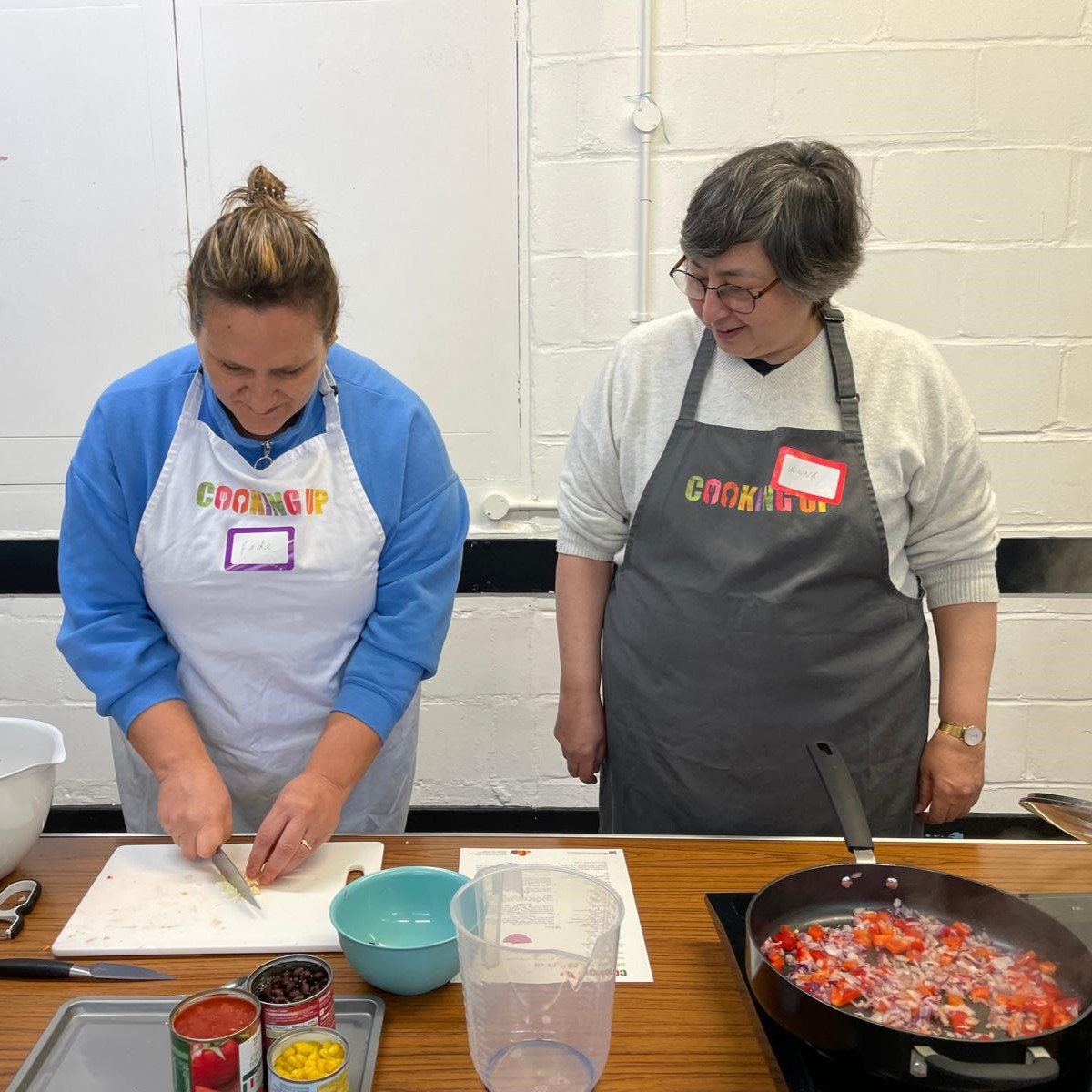 Smoky bean fajitas in Whitton last week! Our cooks are getting pretty proficient and managed to put together this dish in just 45 minutes 🏃⏱

This is a dish that's great to meal prep, and have throughout the week. The dish can be combined with torti