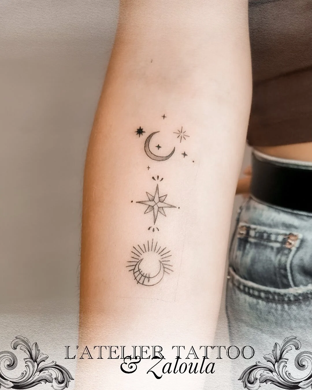 Tattoo entre soeurs 🌙✨
Matching réalisé par @zaloula_ 
.
@zaloula_ 
@probodysupply 
@caenjaimemapeau 
.
#matchingtattoos #moontattoo #tatouage #tattoo #lyontattoo