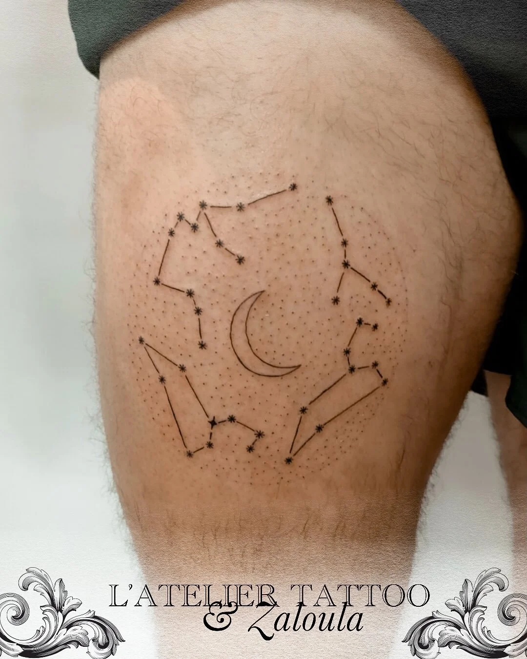 Tatouage réalisé par @zaloula_ 
🌙✨
.
@probodysupply 
@caenjaimemapeau 
@zaloula_ 
@atelier.tattoo 
.
#tatouage #moontattoo #starstattoo #lyontattoo