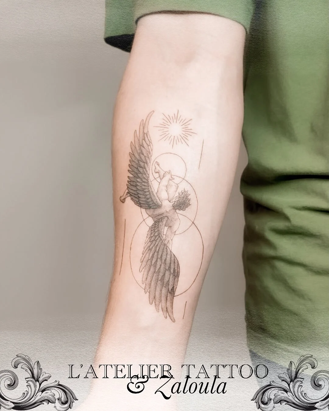 La chute d&rsquo;Icare par @zaloula_ 
.
@zaloula_ 
@atelier.tattoo 
@probodysupply 
@caenjaimemapeau 
.
#tatouage #tattoodesign #tattoo #lyontattoo