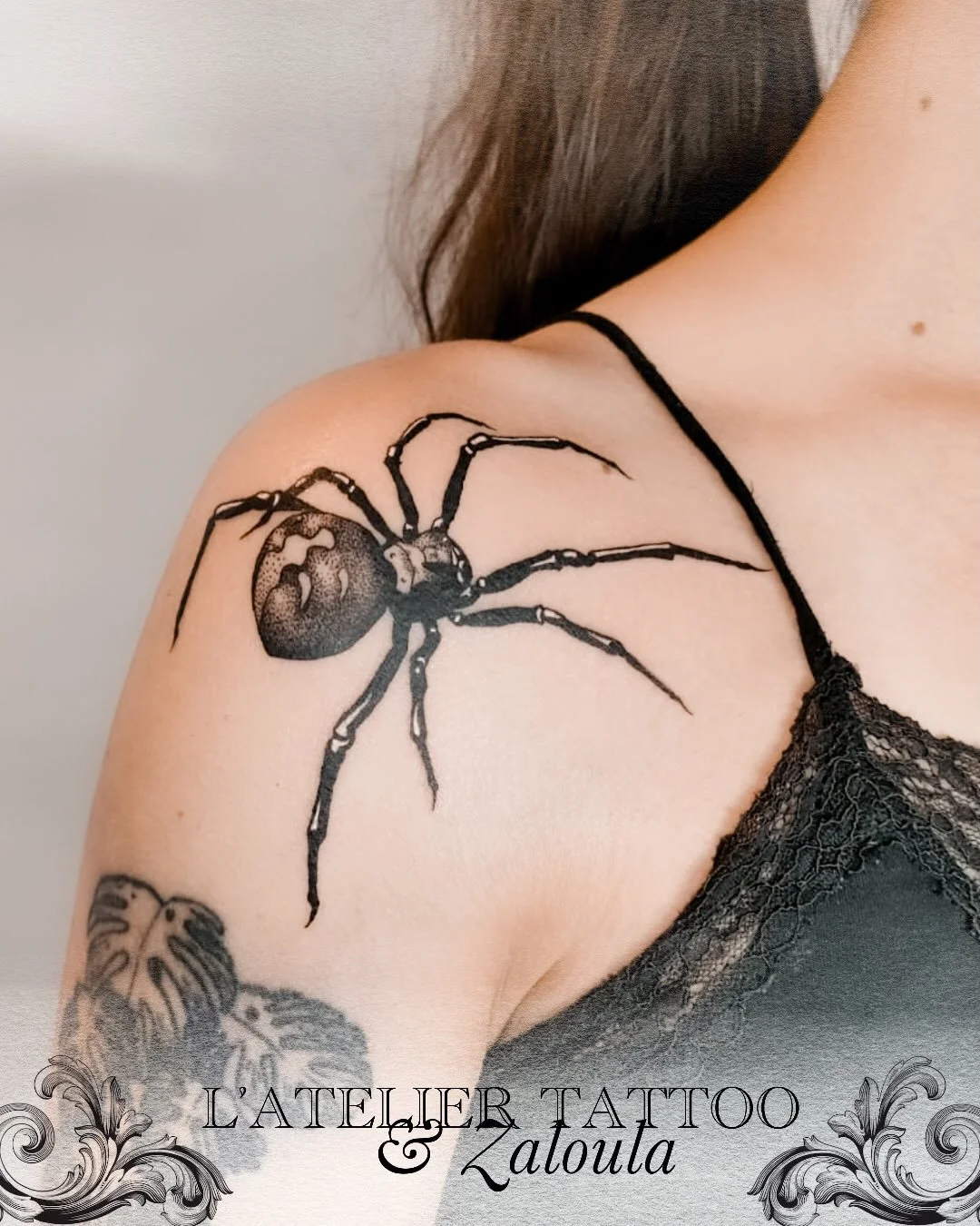 Araign&eacute;e r&eacute;alis&eacute;e par @zaloula_ 
🕷️
@probodysupply 
@caenjaimemapeau 
@atelier.tattoo 
@zaloula_ 
.
#spidertattoo #spider #blackwidowtattoo #finelinetattoo #lyontattoo