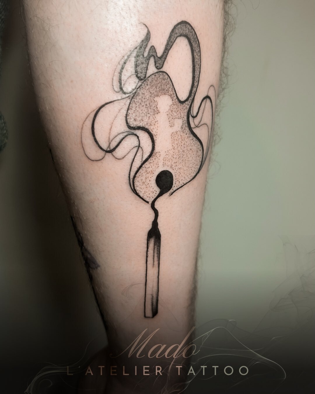 ❖ Allumette ❖ 

Projet r&eacute;alis&eacute; par @madonyourskin 

Une forme &eacute;pur&eacute;e, presque silencieuse, o&ugrave; le geste trace l&rsquo;essentiel. La flamme se d&eacute;ploie comme un souffle, entre apparition et disparition, laissant