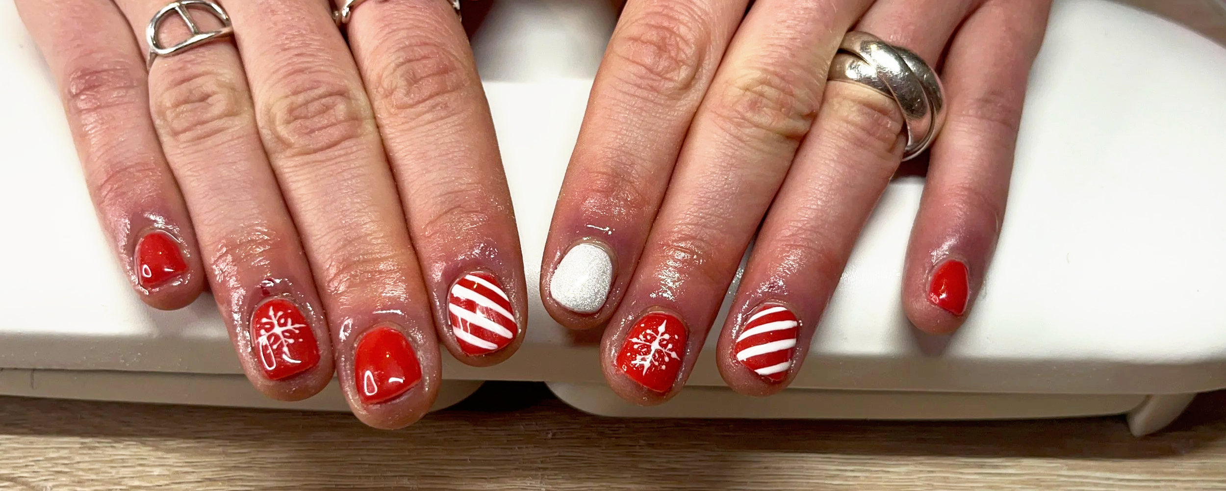 nail art en semi permanent spécial noël