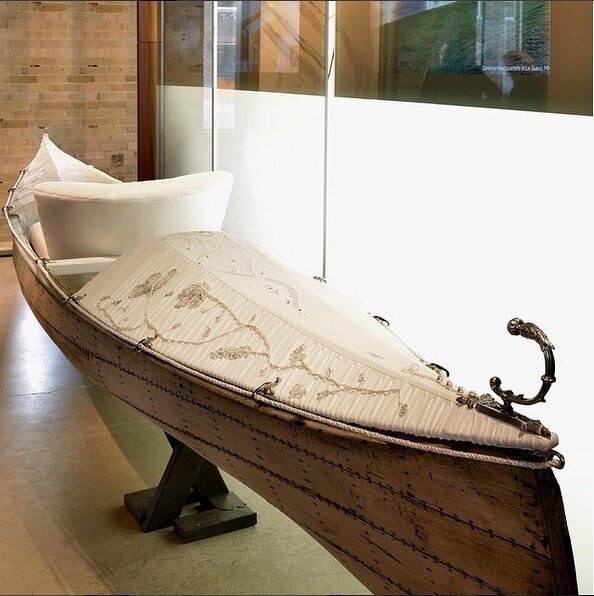 Canoe (2014) represents a hybrid watercraft that fuses the aesthetic and utilitarian components of traditional canoe and gondola designs. Autobiographical in nature, this work explores Pirbhai&rsquo;s dual European and Canadian heritage by repurposin