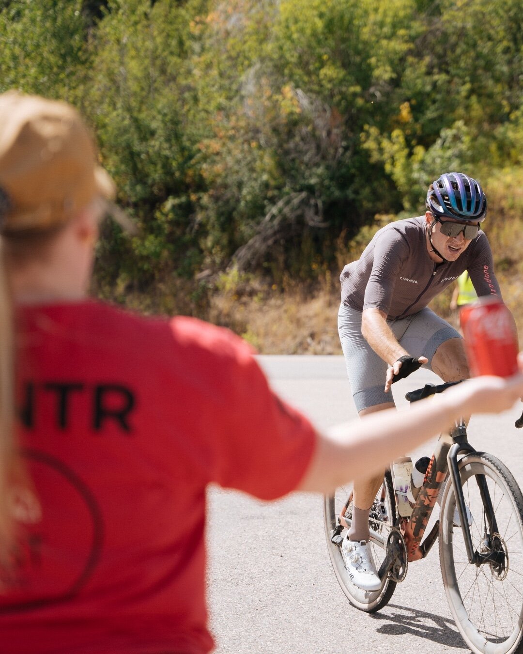 Three cheers for our incredible volunteers! Raise your hand if you had an excellent interaction with this crew during race weekend. From registration to on-course handups and post-race cleanup, we're proud to have the world's friendliest and hardest-