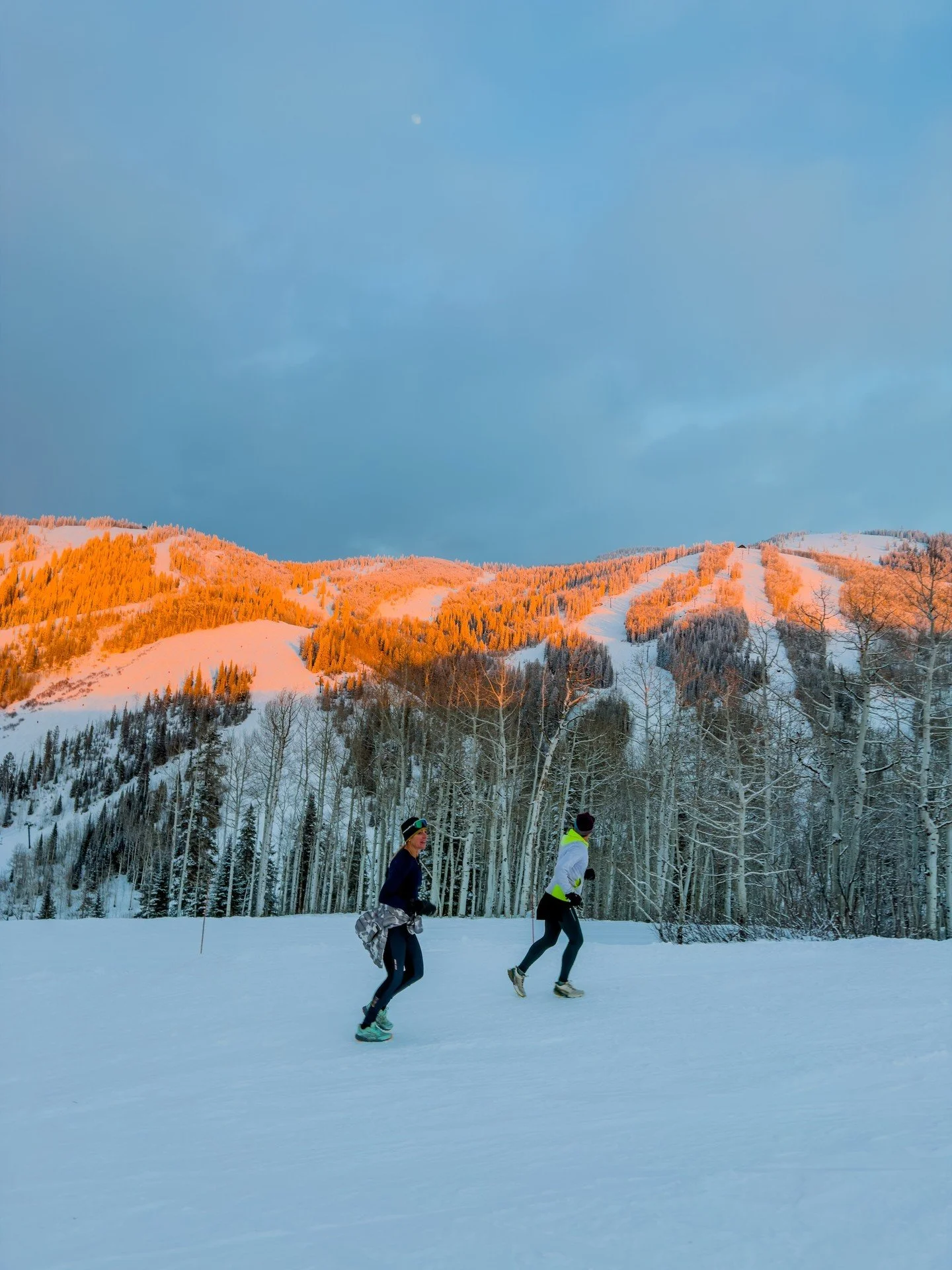 Current conditions in Steamboat 🔥
While we're still a bit low on snow, there are no shortage of outdoor activities this time of year.  What weekend adventures do you have planned? Ride, ski&hellip;. run?