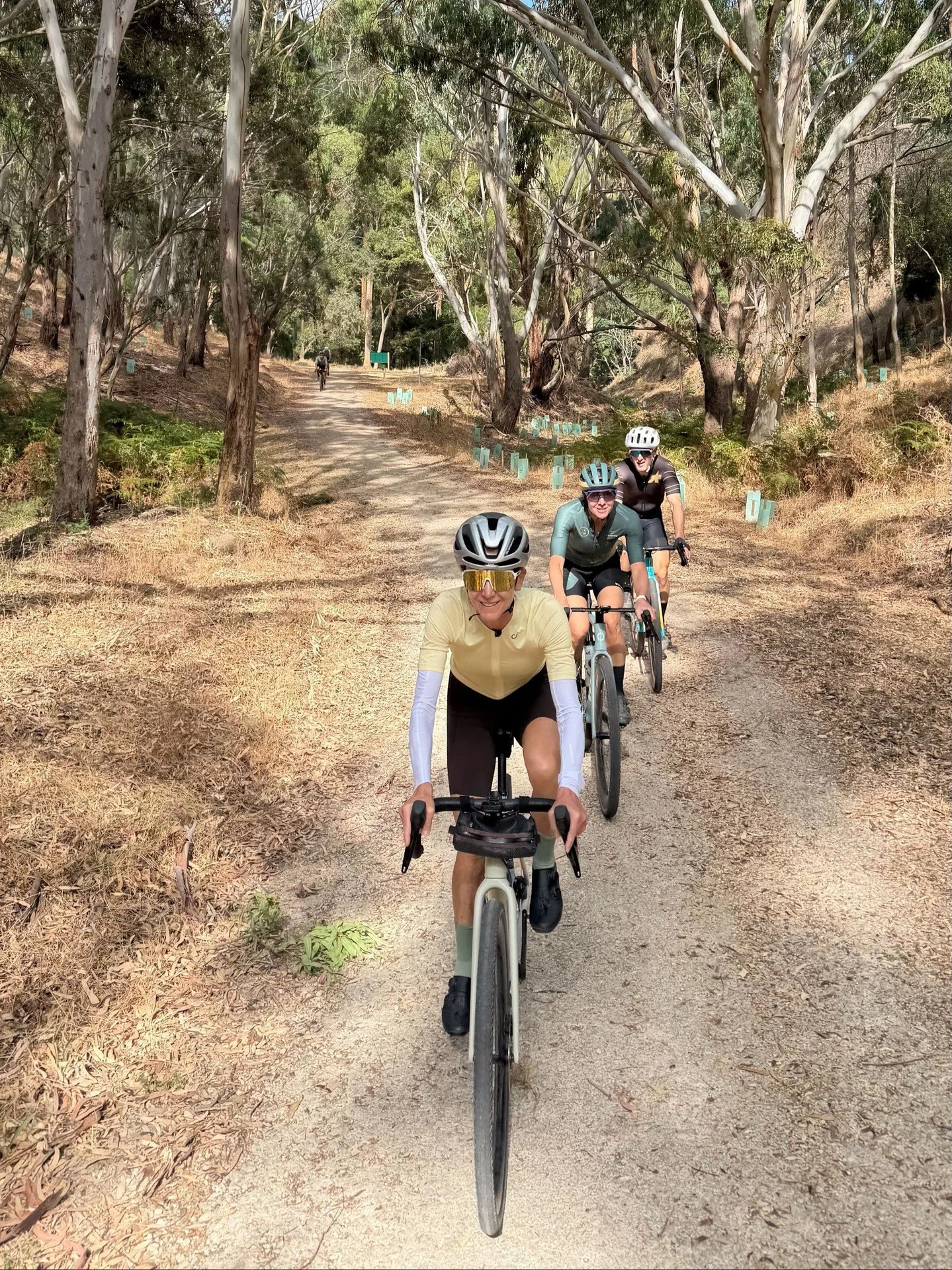 Current gravel conditions: 80&deg;, sunny... and 17.5 hours ahead! 🦘🌏

We are on the ground for the kick off of @radlgrvl today and ready to start working on our tans!