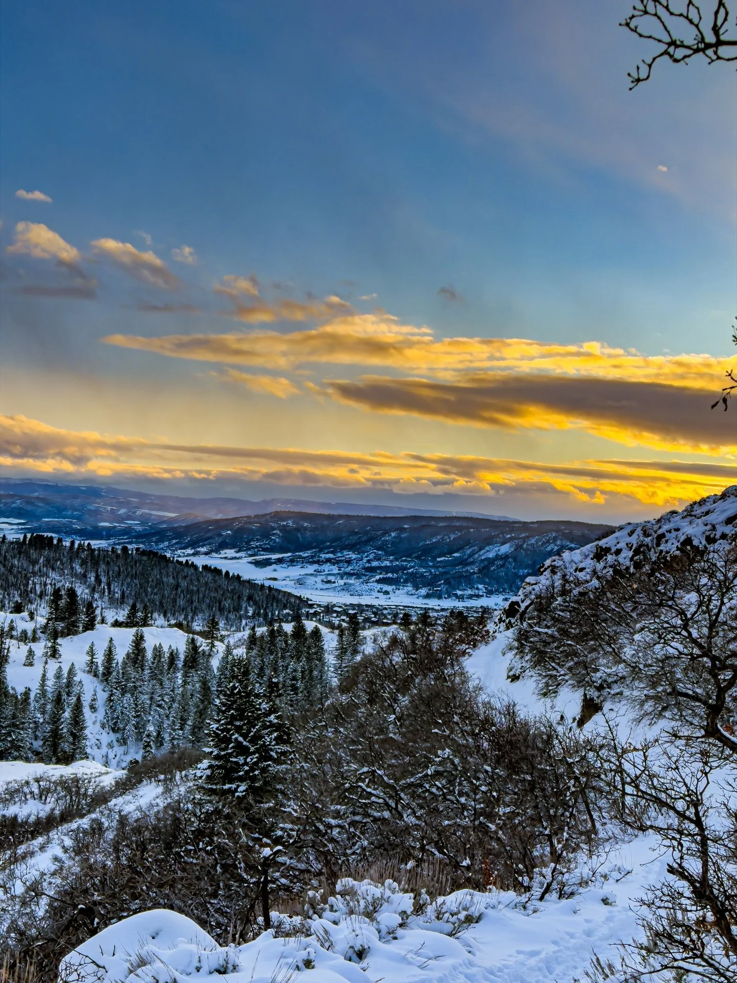 Welcome winter. Better late than never ❄️ 
These views never get old 🙌 

Who&rsquo;s making their first trip to Steamboat this summer?