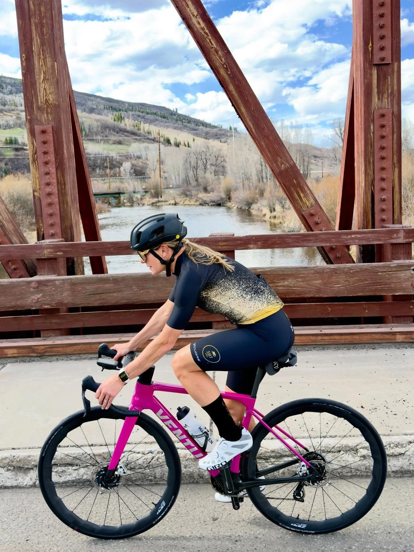 In a recent survey, we asked what piece of gear you couldn&rsquo;t live without. 1 in 5 of you had the same answer: your helmet. It&rsquo;s a non-negotiable we respect 🤝. 

We&rsquo;re proud to welcome back @pocsports as our official helmet partner.