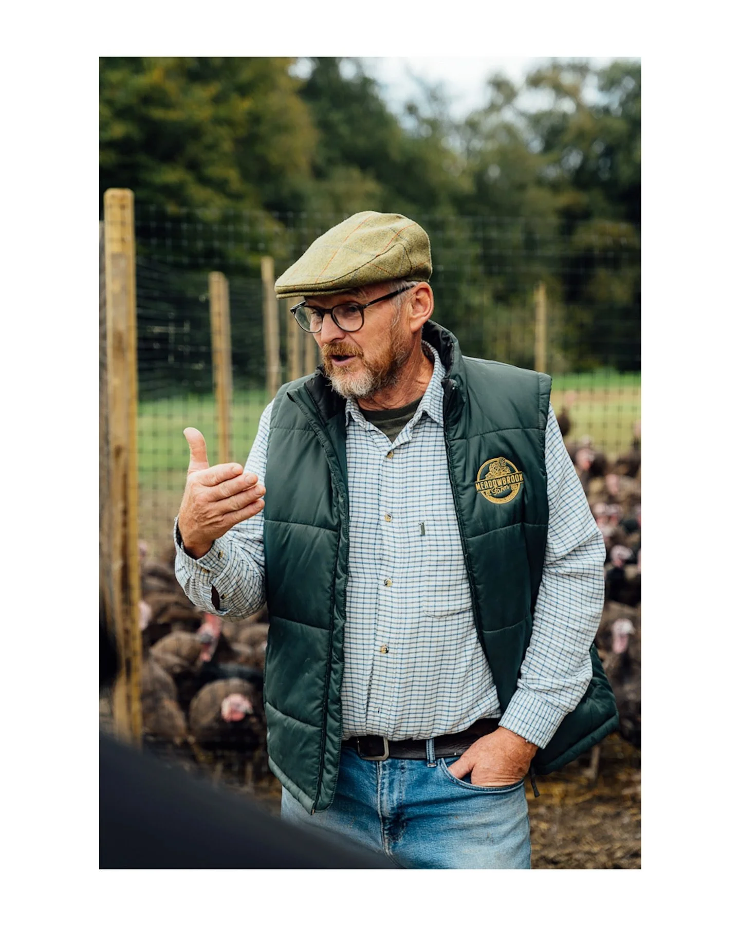 One of my favourite things to do in photography is to bridge the gap between customers and producers. 

This autumn a project for @prioryfarmestate found me down in beautiful Sussex and warmly welcomed by the good folk of @_meadowbrookfarm_ to meet t