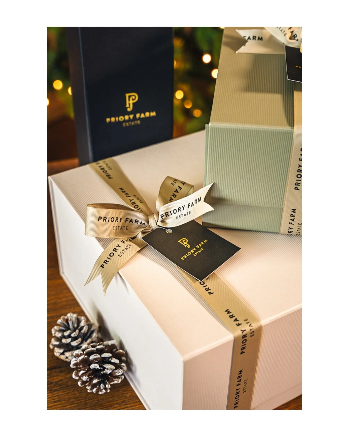 It can&rsquo;t be so soon can it? In my world Christmas starts in mid-summer when I start shooting in readiness for the celebrations. 

This year at Priory Farm there were some stunning hamper boxes to shoot in late summer and it was quite the cosy s