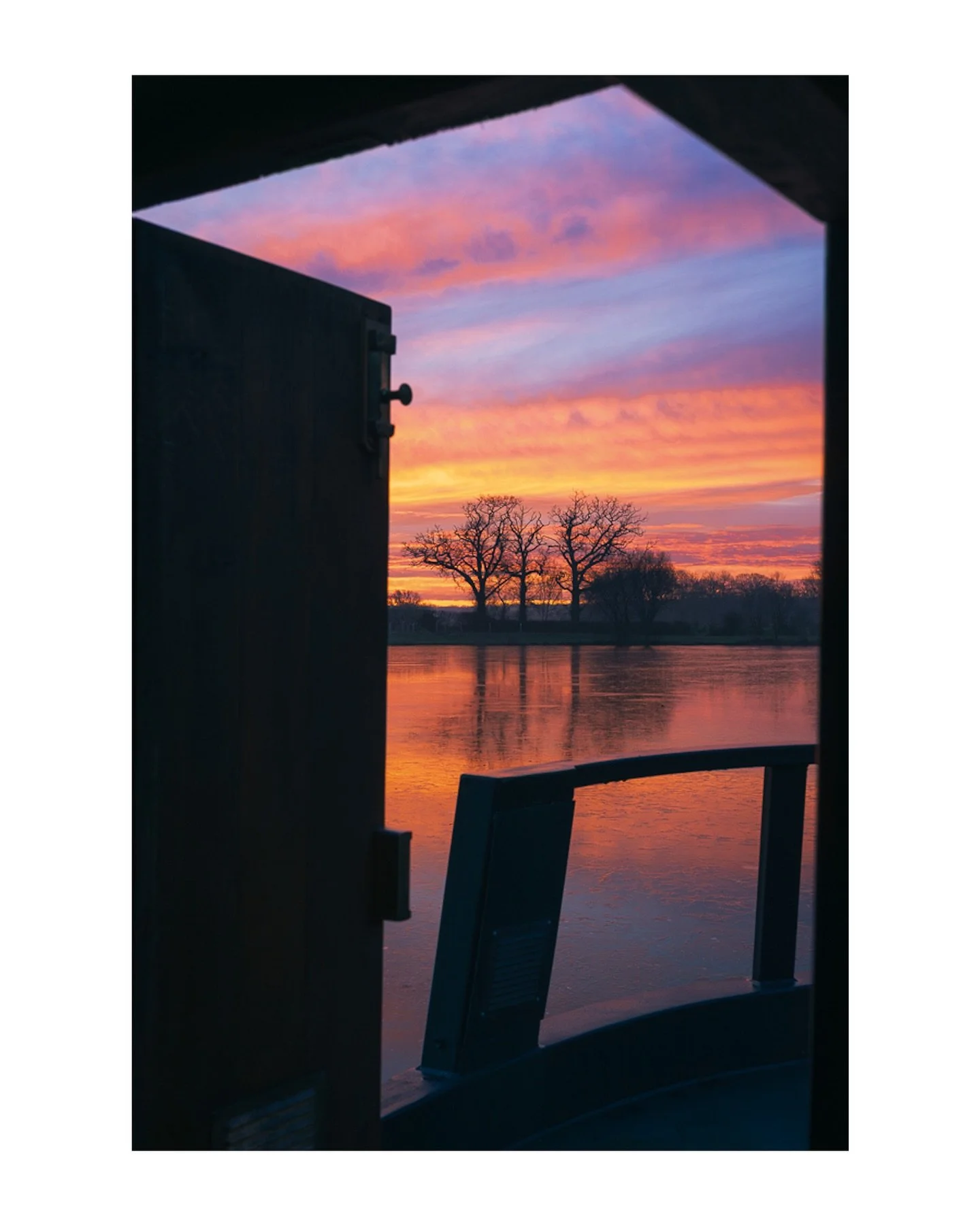 There hasn&rsquo;t been much colour in the landscape for a while so I&rsquo;m always happy to see it in the winter months. 

Hang in there, folks - there are brighter days ahead. 

Meanwhile this is a perfect time to book and plan your photoshoot for