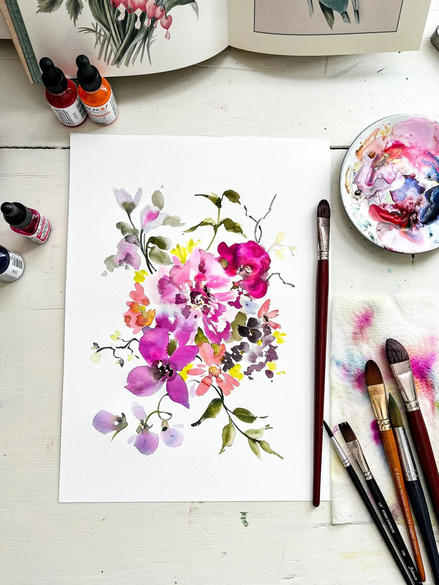I've often been inspired by vintage botanical paintings, but find them very full, very detailed, and complicated when it comes to painting them so I like to simplify the process.

Here are a couple of things I like to take note of:
- What kind of col
