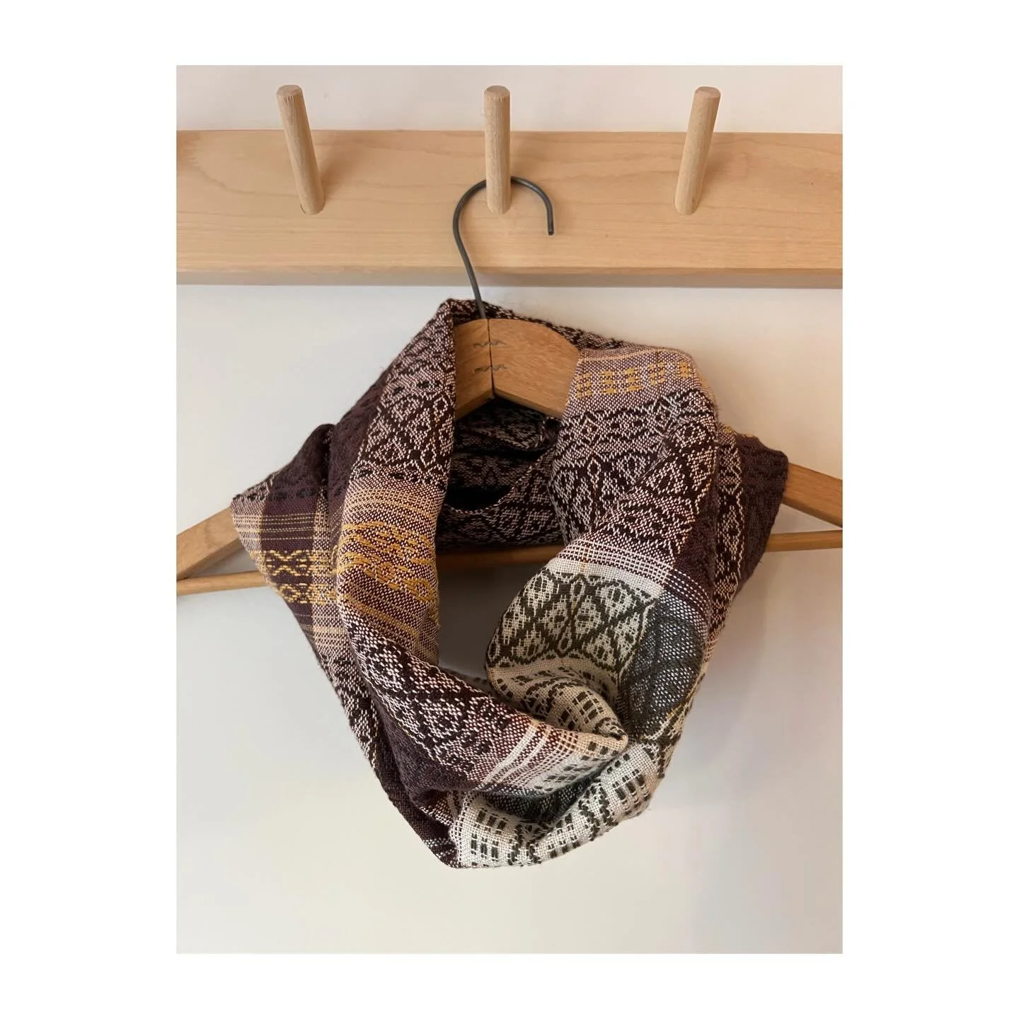 Handwoven snoods made with overshot and overshot inlay. Quite literally wearable art. 
.
.
.
#earthy #warm #winterwear #snood #cowl #handmade #handwoven #wearableart