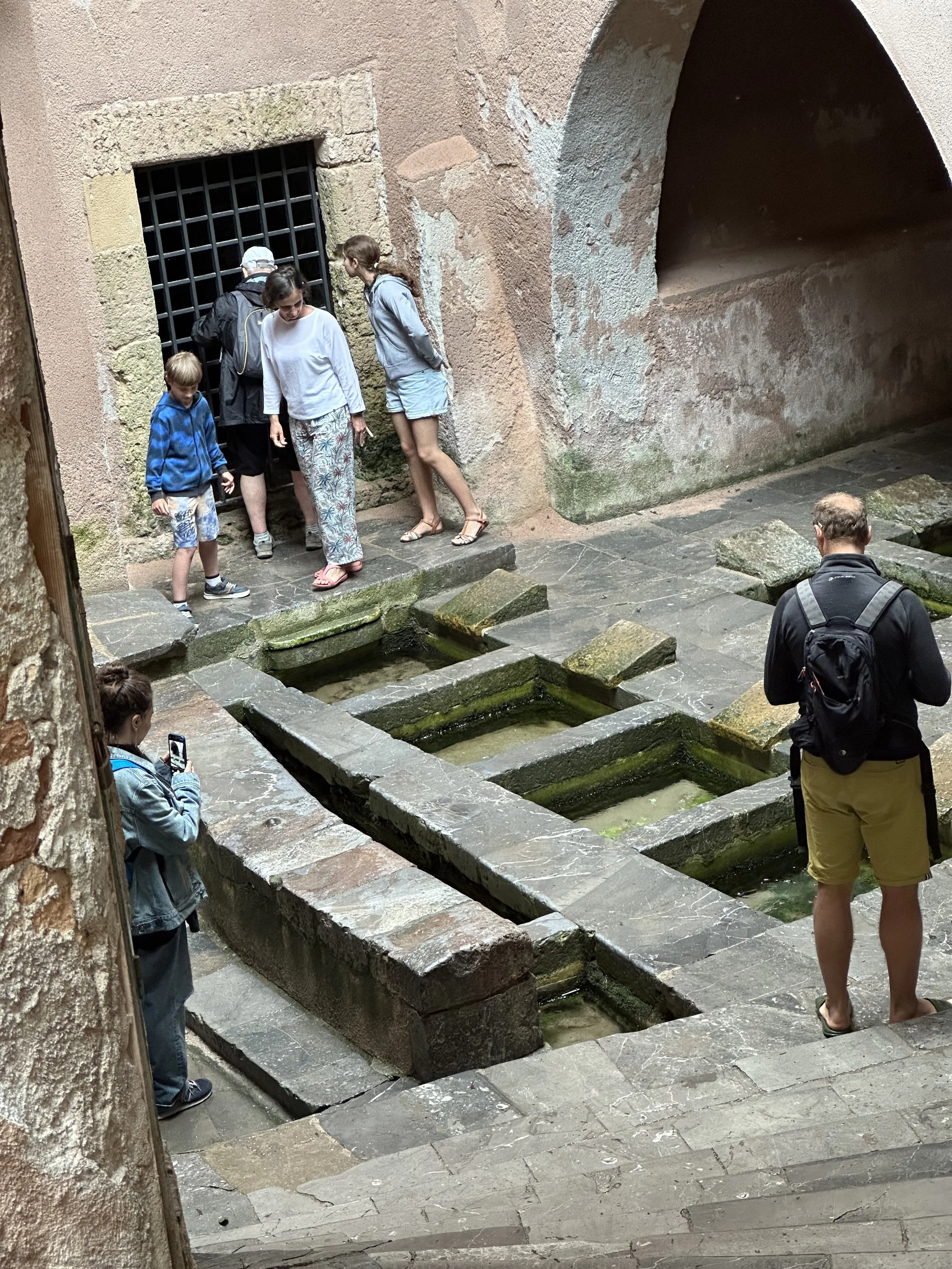Ancient place to bring your laundry and clean your clothes