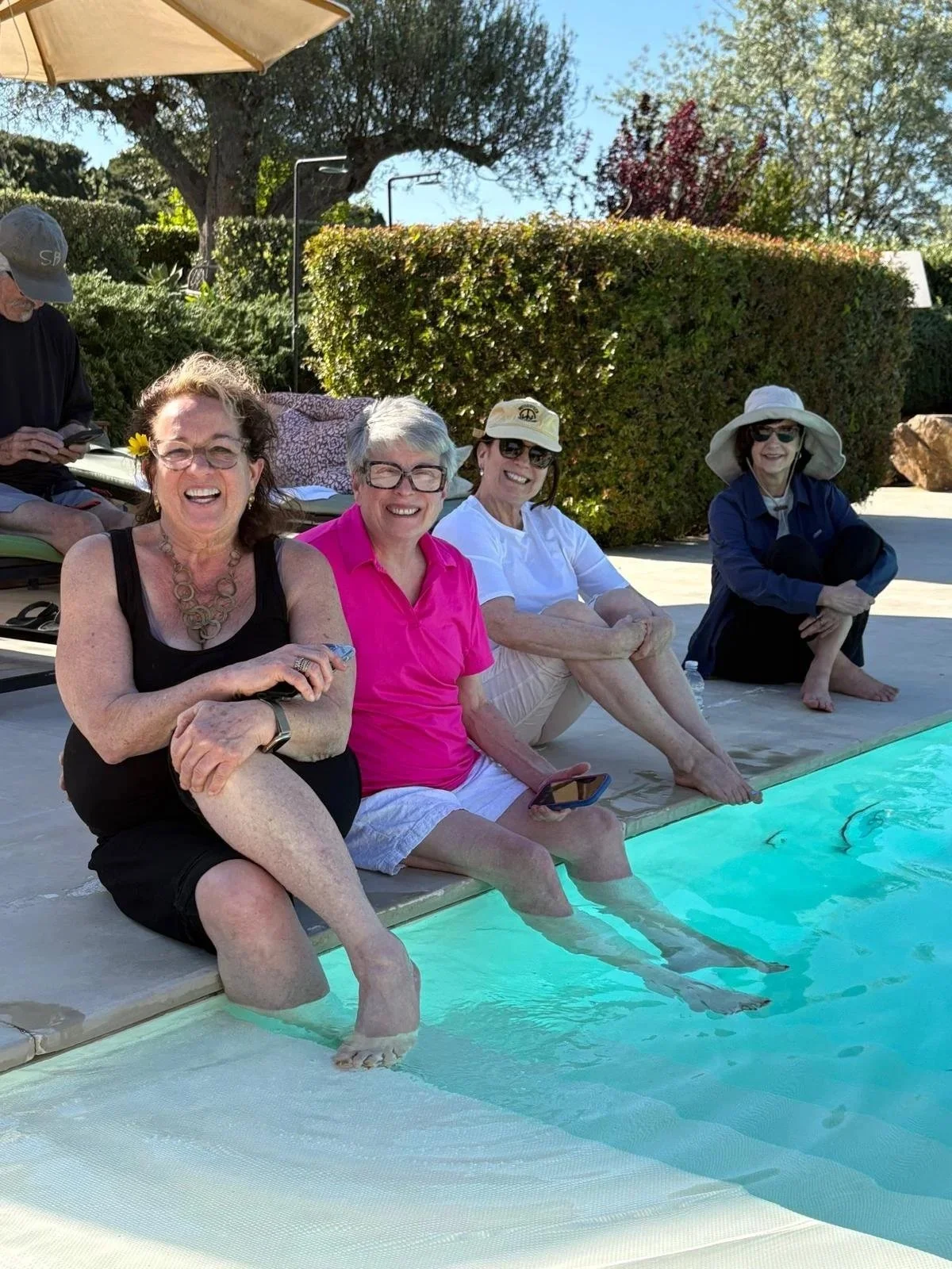 Robin, Kathy, Helene and Vicki at the pool