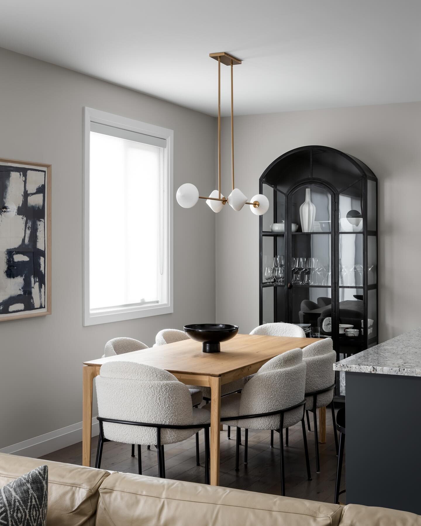 Dining room dreams

This house is currently for sale! Contact @annastrikrealestate for more information

Design: @studio.moffatt
Captured by: @swizzler 

#interiordesign 
#interiordesigner
#interiordesignideas
 #interiordecorideas
#interiorstyling
#d