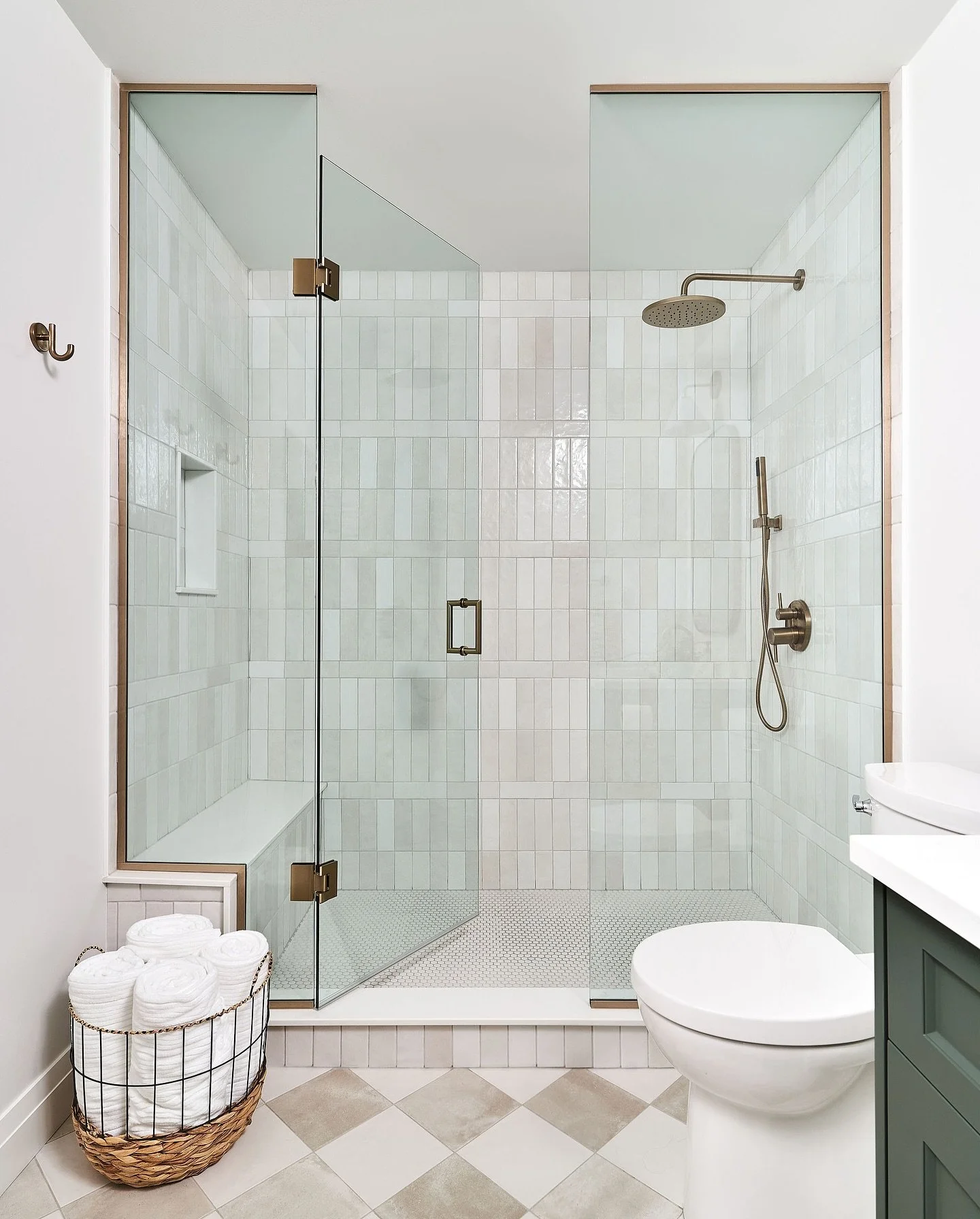 Bringing a bright, fresh new feel to the basement bathroom 

Interior Design: @studio.moffatt 
Construction: @slingerconstruction 
Photography: @shotbyjuleslee