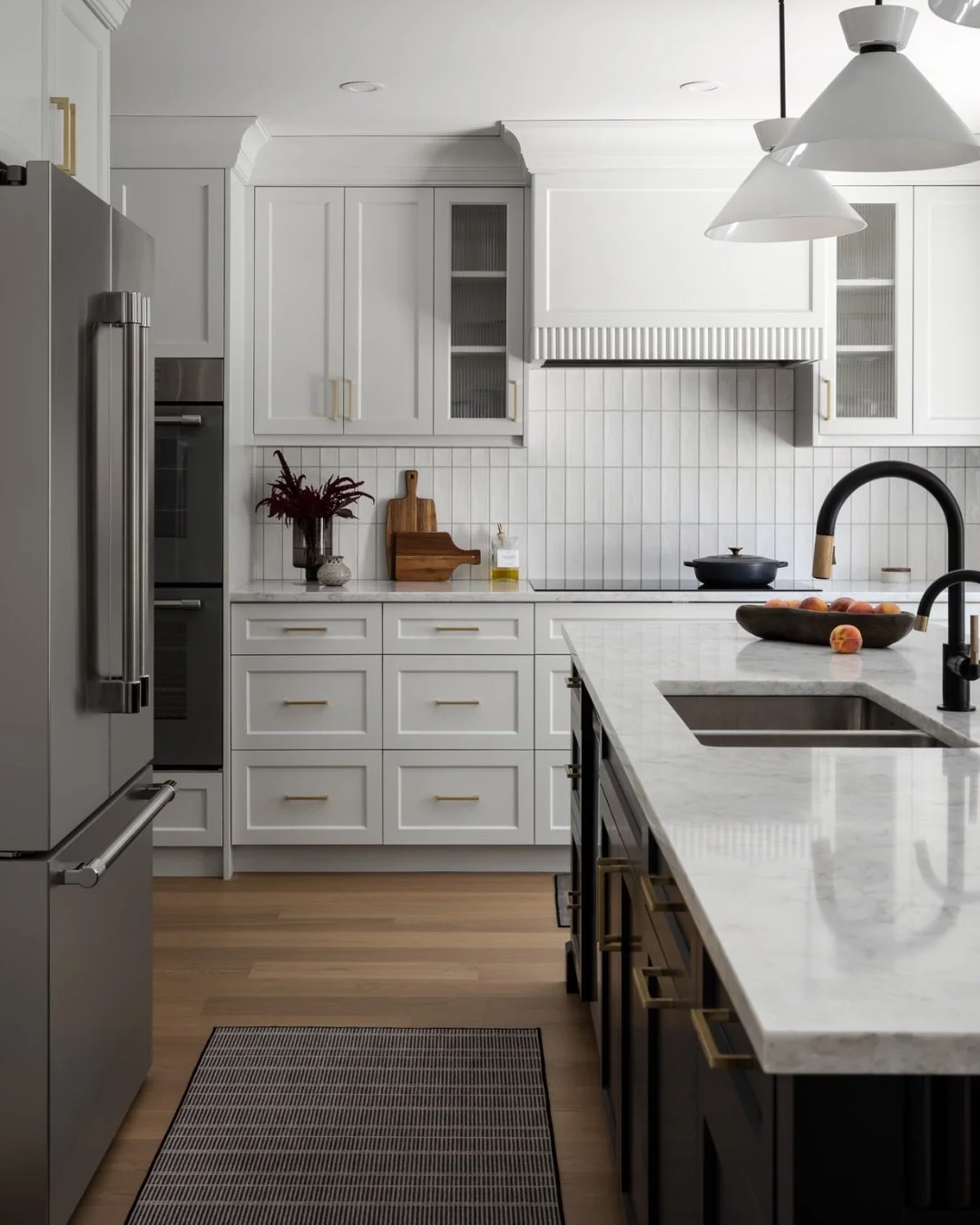 A kitchen designed to stand the test of time

Design: @Studio.moffatt
Construction: @rvrsideconstruction 
Millwork: @willsonsworkshop 
Photography: @swizzler