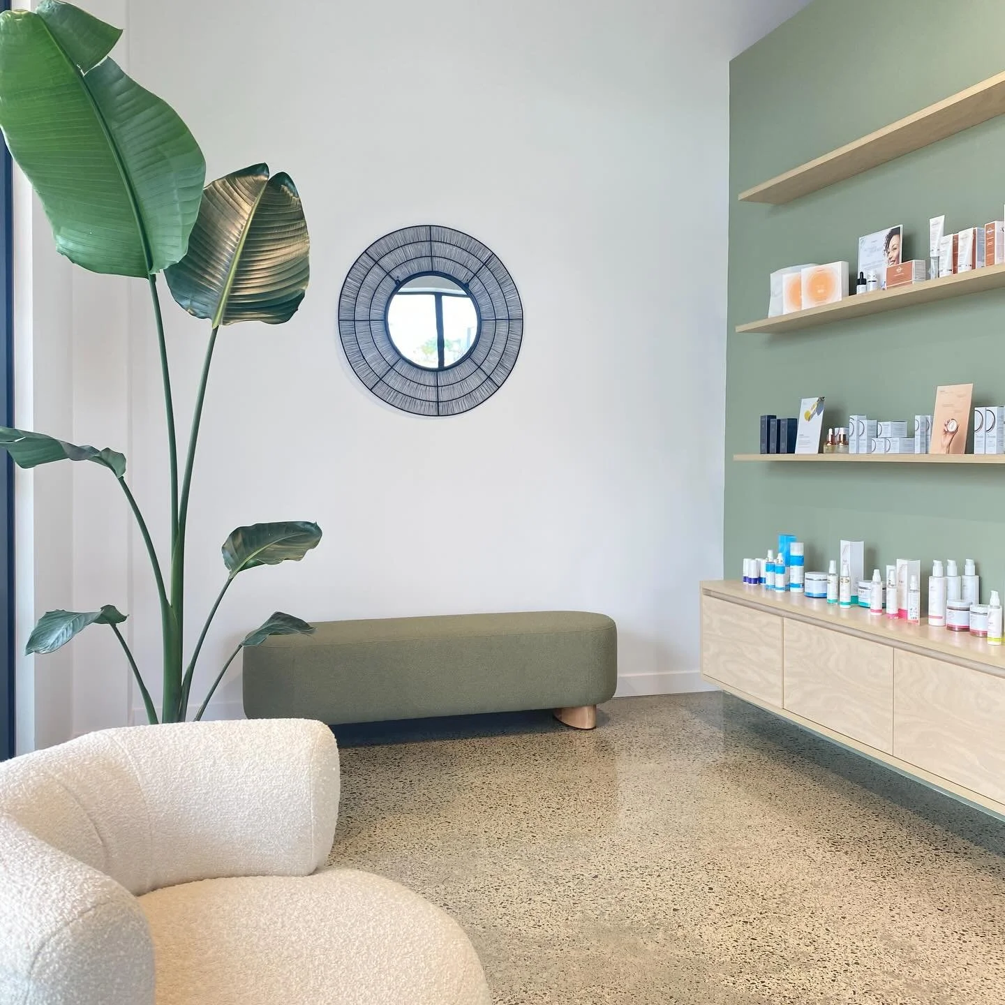 ✨ Mondays ✨
We are excited to announce that as of 20th April, Haven will be open on Mondays. 

Jump online to book your next appointment now 🫶