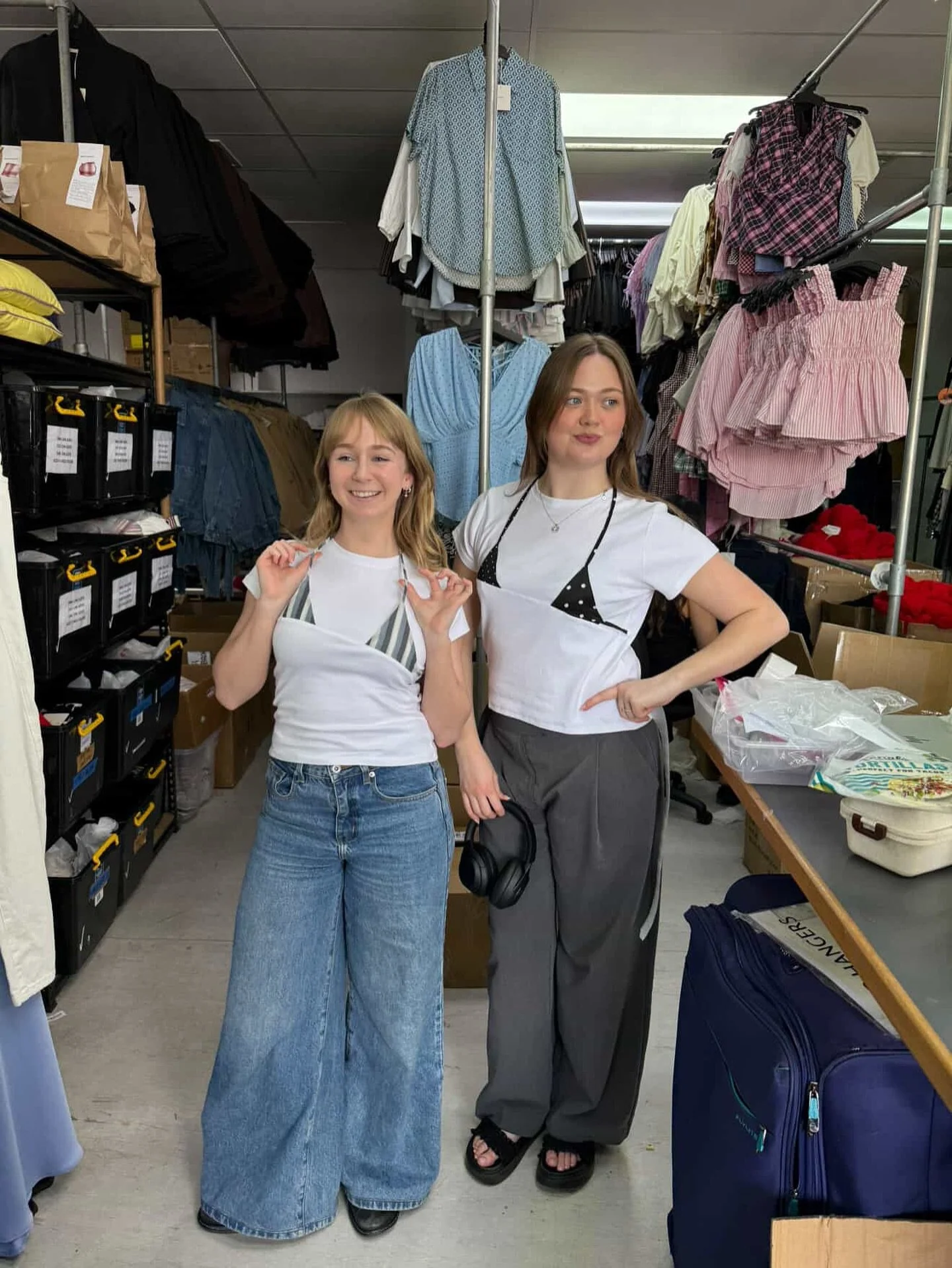 Two icons in their off-cut tees!!! 💖💖💖
Btw plz don't hesitate to send me any pics you have in RN literally nothing makes me happier!