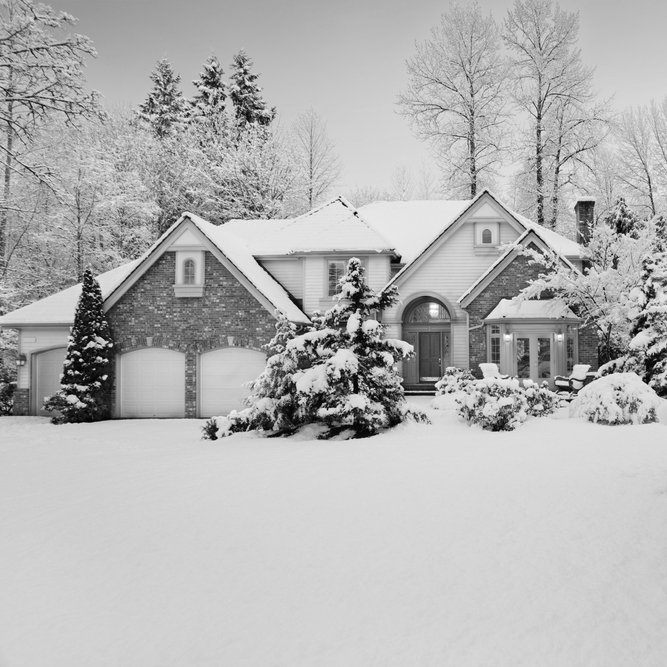 🎄 Holiday-Ready Exteriors: Paint, Siding &amp; Curb Appeal That Impresses