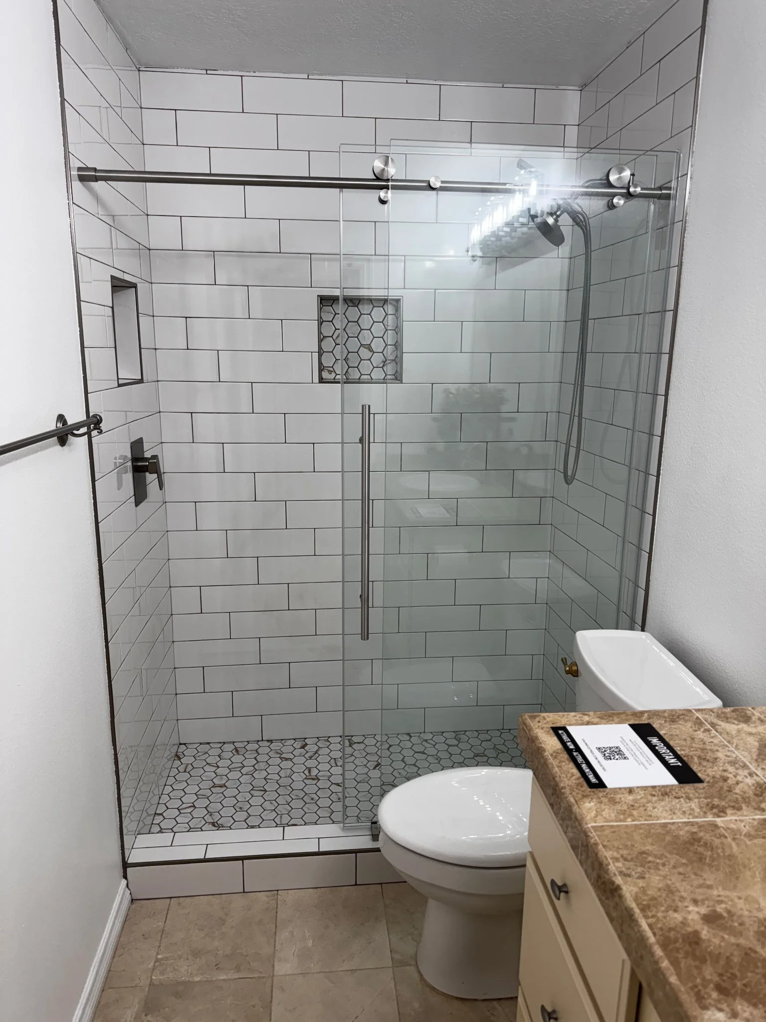 Thinking About a Shower Remodel? What Homeowners Should Know Before Choosing a New Shower Door