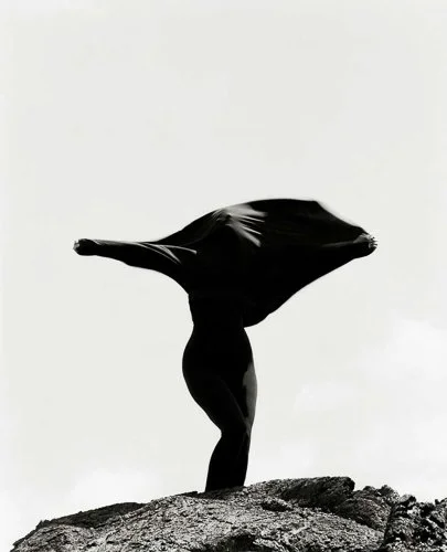 andie-maddowell-herb-ritts.jpg