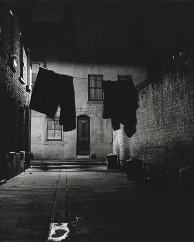 thehymancollection-bill-brandt-empty-streets-in-bermondsey.-a-night-in-london-1937.jpg