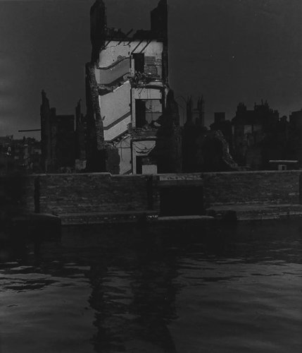 thehymancollection-bill-brandt-london-by-moonlight.-the-bombed-city-april-1942-1942.jpg