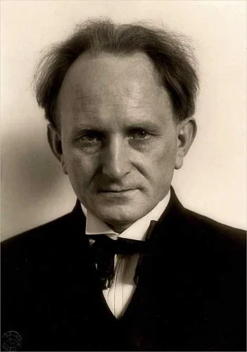augustsander_wportrait.jpg