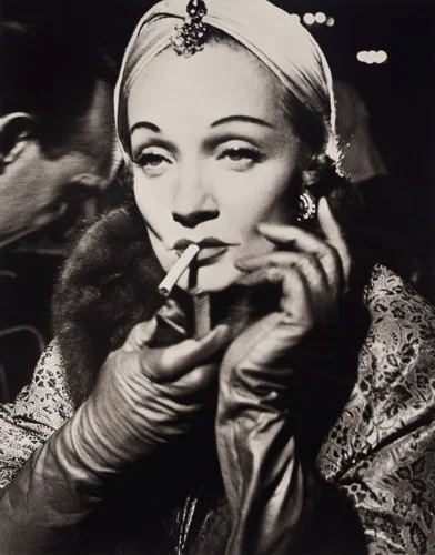 richardavedon-2023_NYR_21966_0065_000(richard_avedon_marlene_dietrich_turban_by_dior_the_ritz_paris_august_1021104).jpg
