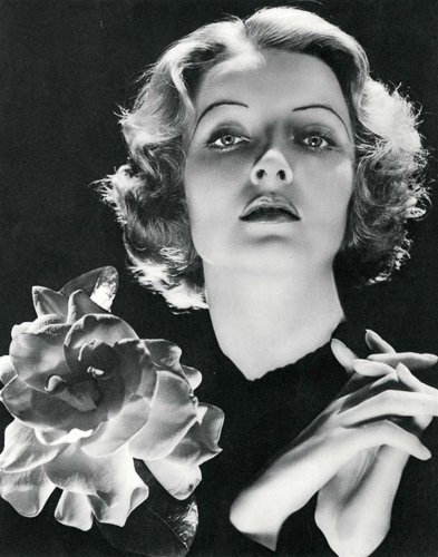 cecilbeaton-4e399eb30cea83d8b18a4904456a29ae.jpg
