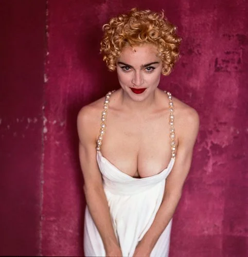 Helmut+Newton,+Madonna,+Vanity+Fair,+Los+Angeles+1990,+©+Helmut+Newton+Foundation.jpg