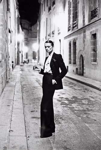 helmutnewton-H0132-L325096242_original.jpg