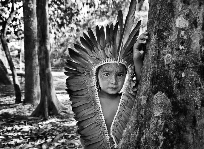 sebastiaosalgado-62ac654ff6a2165f3742cb40_Sebastião Salgado, Manda Yawanawá, from the village of Escondido.jpg