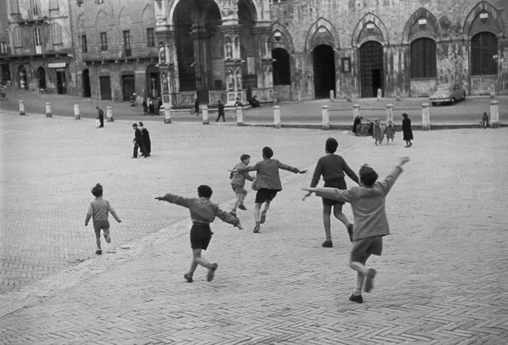henricartierbresson-henri-cartier-bresson-and-italy-exibart-street-photography-00-1038x706.jpg