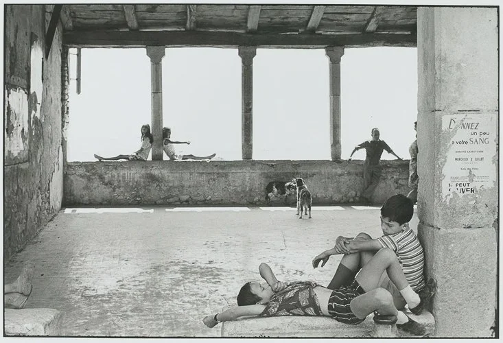henricartierbresson-cfe919a4618f0d53cc14dd7209b9889fc6ee2d88-1600x1091.jpg